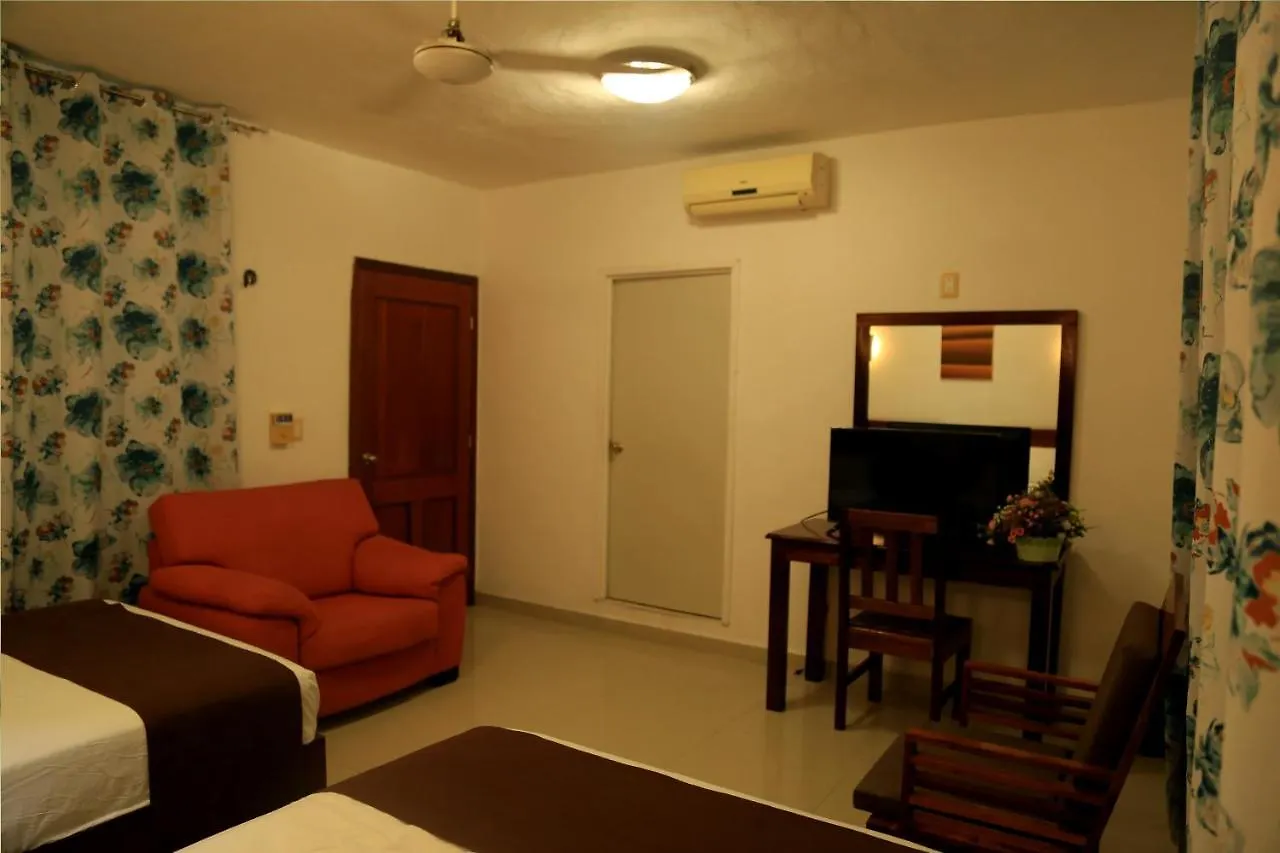 Charly Hotel Chetumal 0*,
